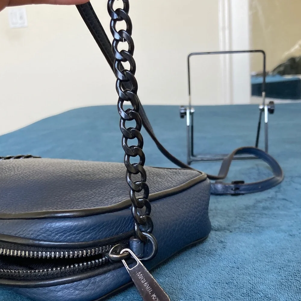 Micheal Kors Jet Set pebbled leather Navy blue Crossbody Bag gun metal hardware